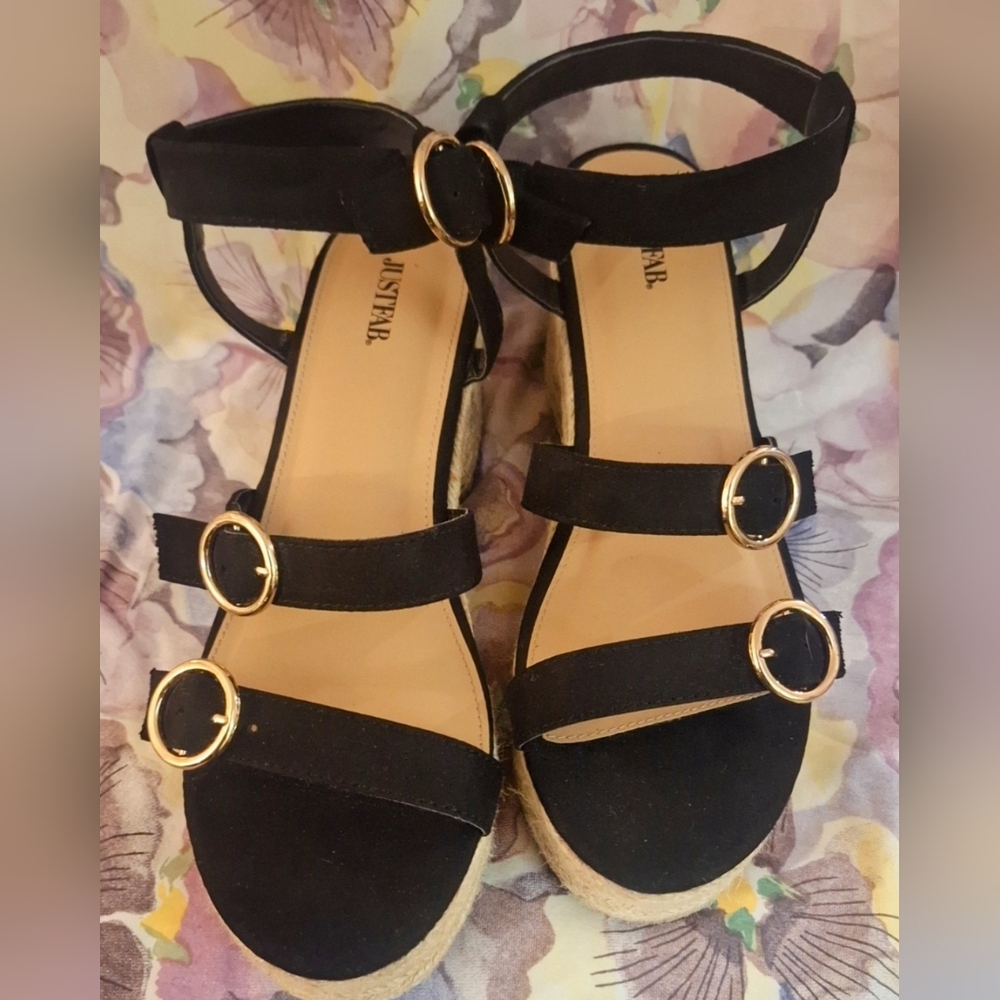 JustFab, Black Wedge Sandal, "Pool Day", Size 9.5, Heel Approx 3in total platfor